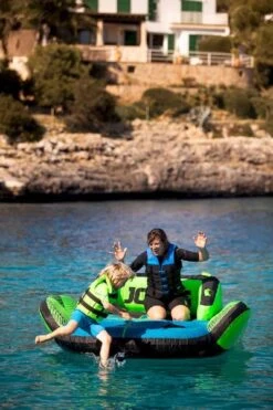 Jobe Binar Funtube - 2 Persoons 11 Jobe Binar Funtube - 2 Persoons -Zwembad En Varen 230220008 actionshot 7 big resultaat