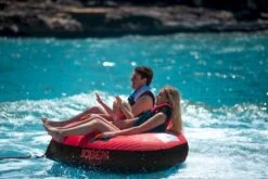 Jobe Triplet Funtube - 3 Persoons 11 Jobe Triplet Funtube - 3 Persoons -Zwembad En Varen 230320006 actionshot big resultaat