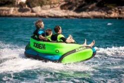 Jobe Lunar Funtube - 3 Persoons 11 Jobe Lunar Funtube - 3 Persoons -Zwembad En Varen 900 1350 230320008 actionshot 2 big