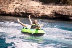 Jobe Rumble Funtube Pakket - 1 Persoons 10 Jobe Rumble Funtube Pakket - 1 Persoons -Zwembad En Varen 900 1350 238820001 actionshot 2 big 1